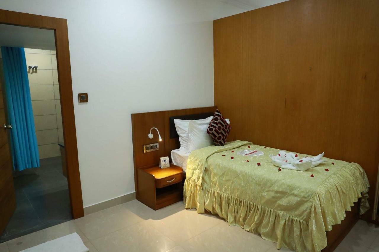 Hotel Rohini International Kallār Exteriör bild