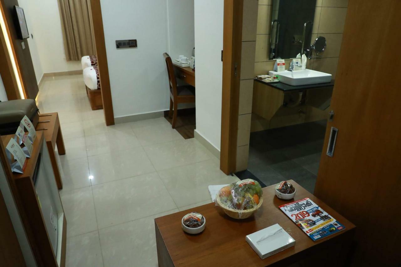 Hotel Rohini International Kallār Exteriör bild