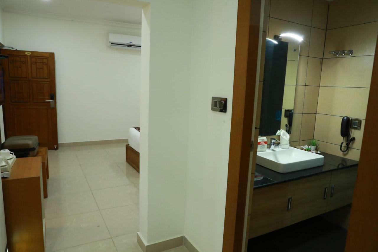 Hotel Rohini International Kallār Exteriör bild